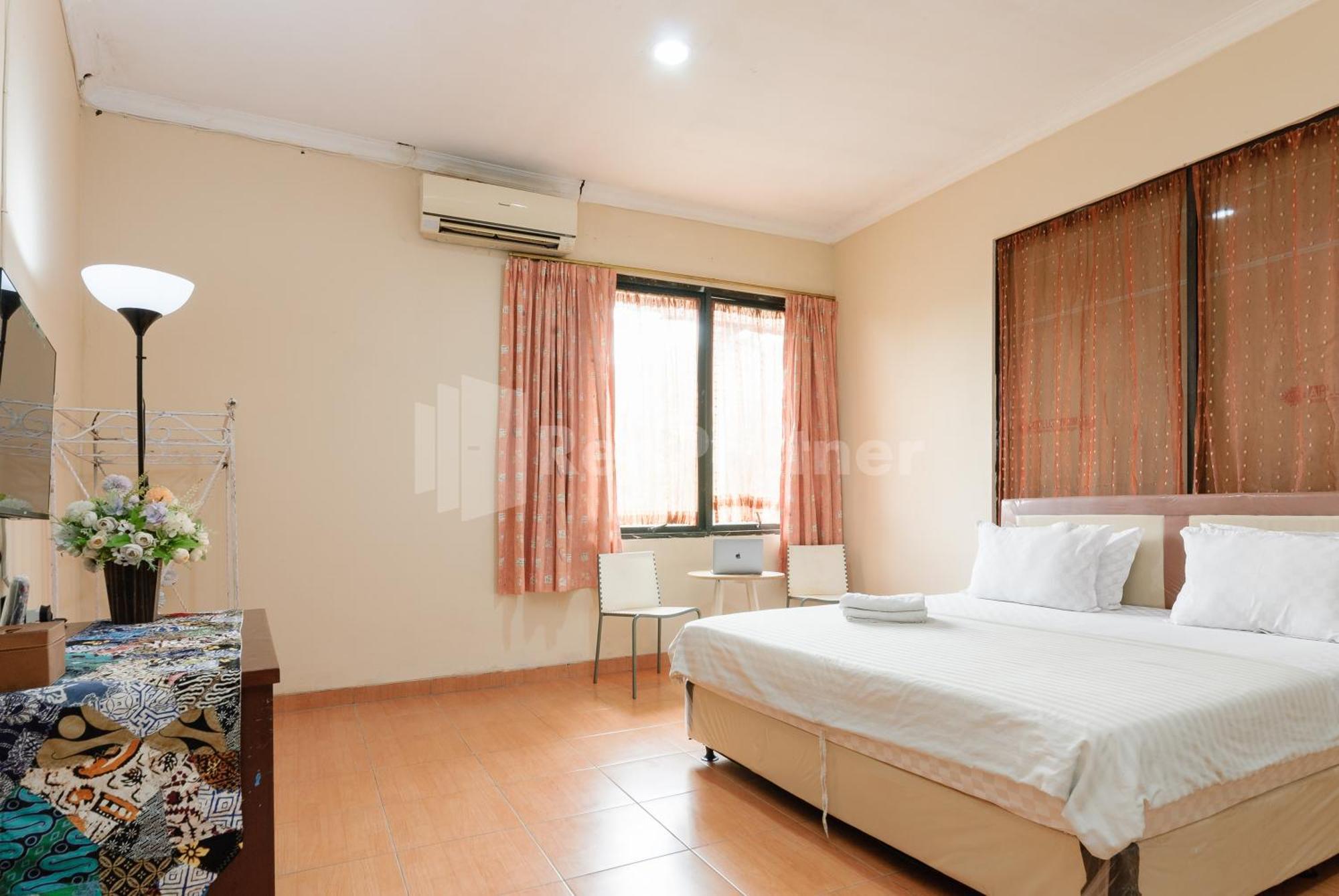 Sr Residence Near Mall Ciputra Cibubur Mitra Reddoorz Bekasi Exterior photo